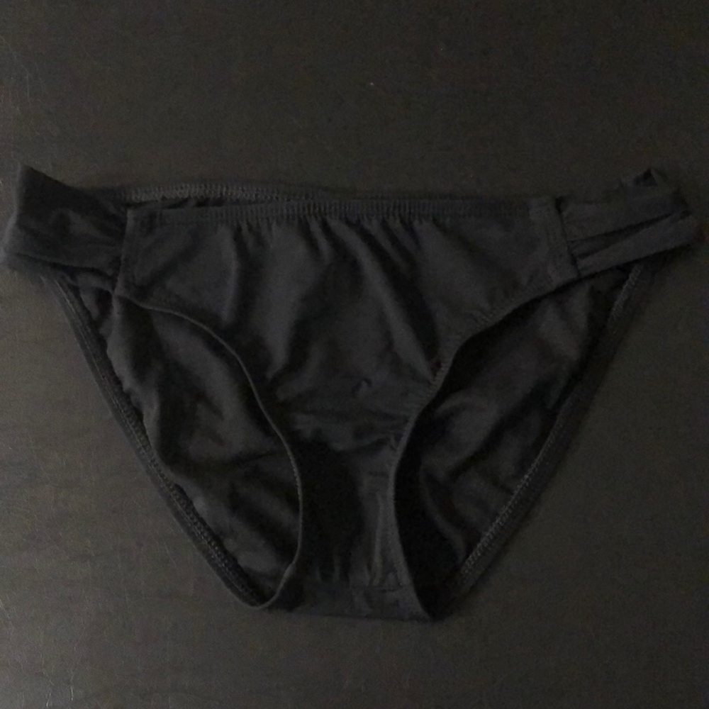 Guess bikini bottom